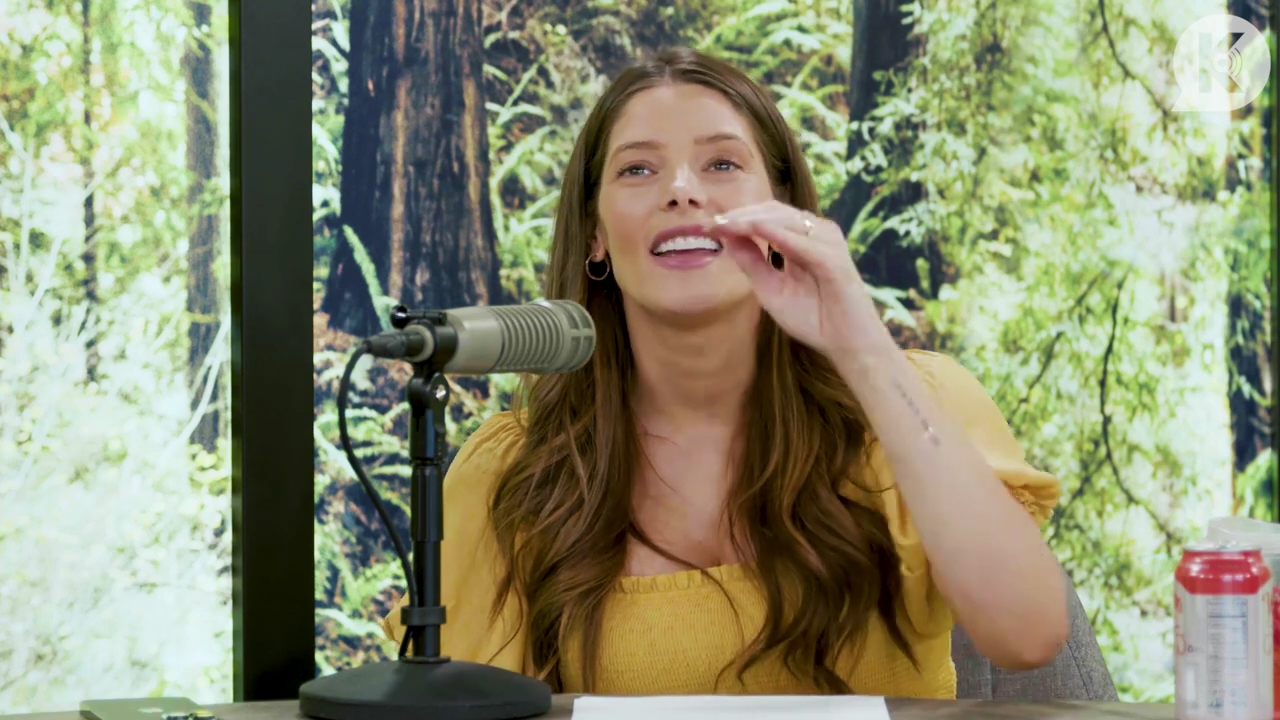 Ashley-Greene-dot-nl_TheTwilightEffect-BreakingDawnPart2-RewatchPart1of3-0780.jpg