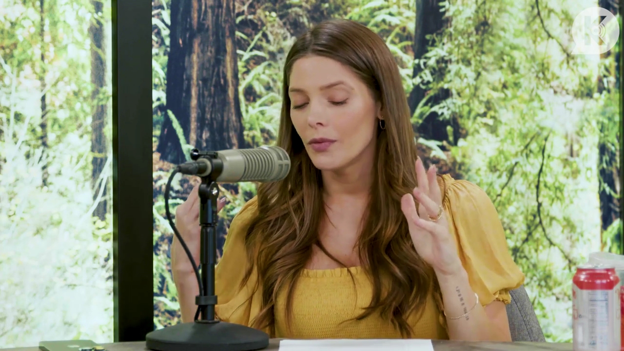 Ashley-Greene-dot-nl_TheTwilightEffect-BreakingDawnPart2-RewatchPart1of3-0783.jpg