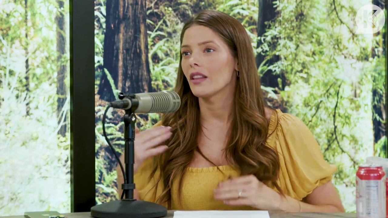 Ashley-Greene-dot-nl_TheTwilightEffect-BreakingDawnPart2-RewatchPart1of3-0785.jpg