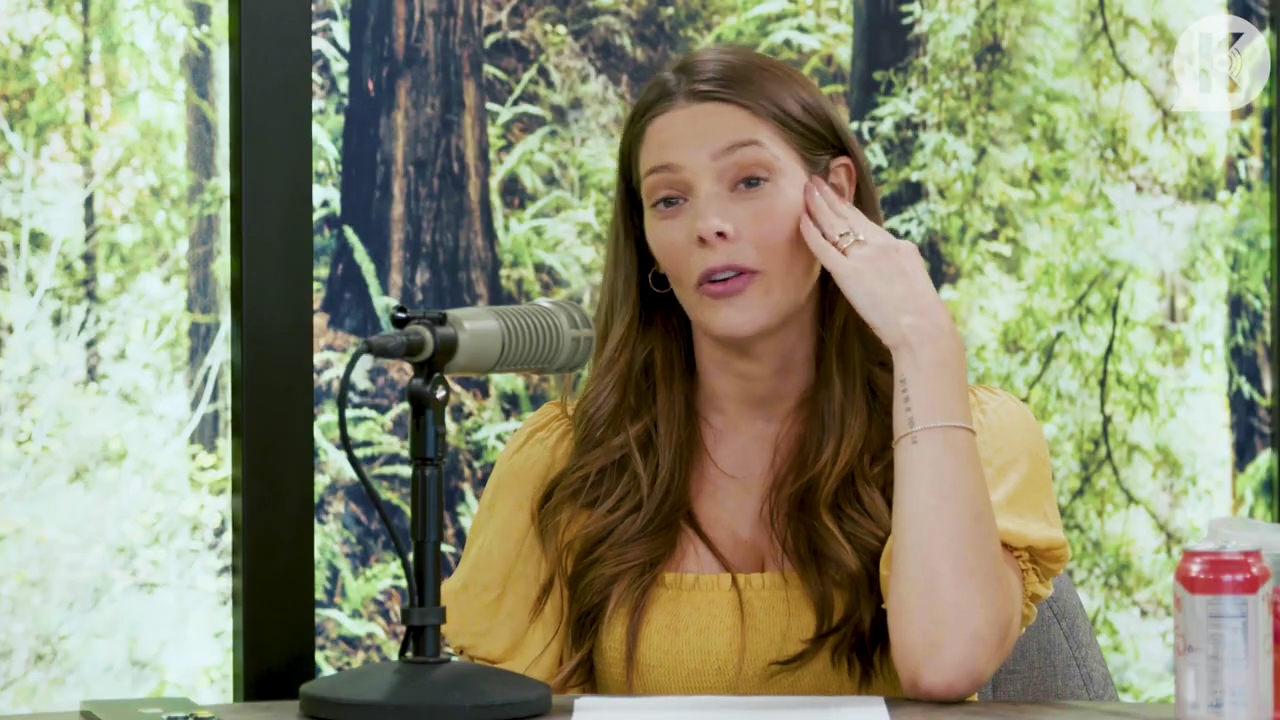 Ashley-Greene-dot-nl_TheTwilightEffect-BreakingDawnPart2-RewatchPart1of3-0869.jpg