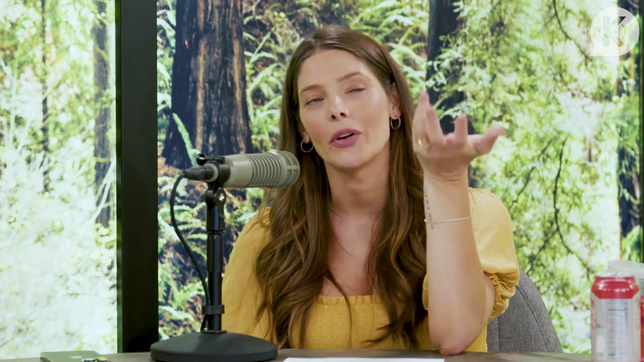 Ashley-Greene-dot-nl_TheTwilightEffect-BreakingDawnPart2-RewatchPart1of3-0900.jpg