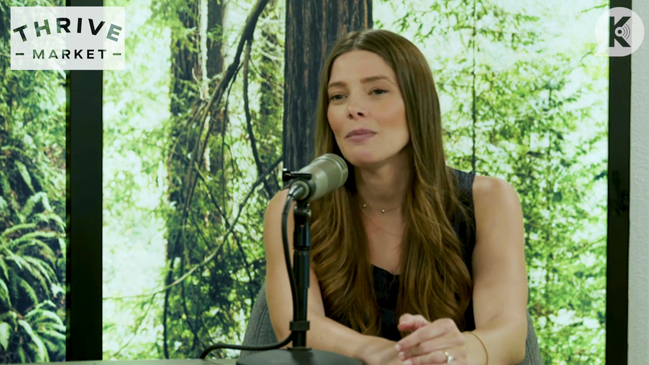 Ashley-Greene-dot-nl_TheTwilightEffect-BreakingDawnPart2-RewatchPart1of3-1049.jpg