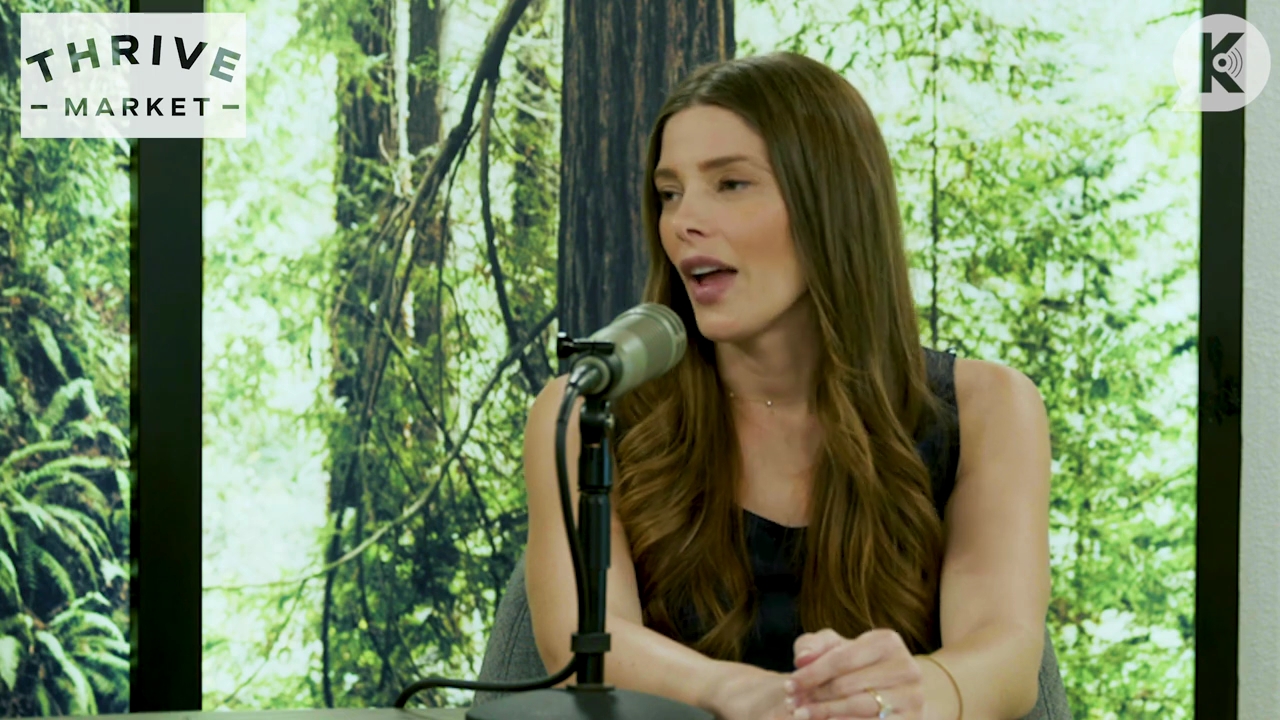 Ashley-Greene-dot-nl_TheTwilightEffect-BreakingDawnPart2-RewatchPart1of3-1063.jpg
