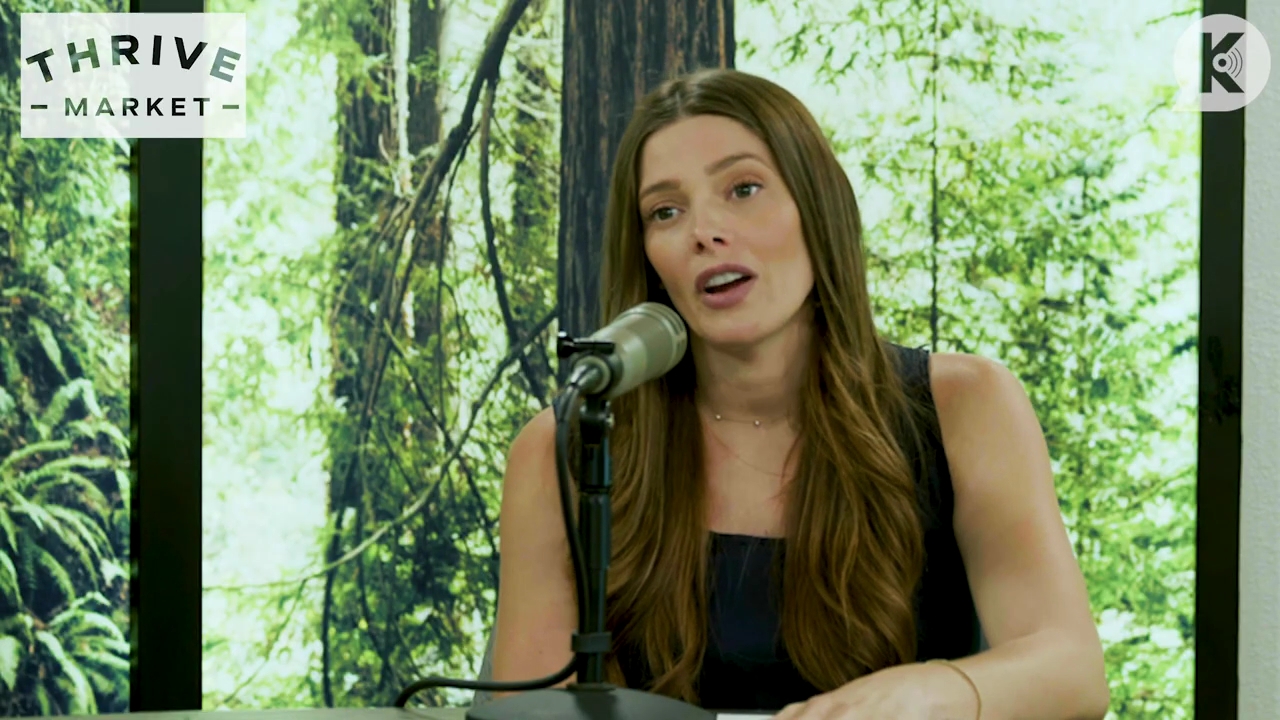 Ashley-Greene-dot-nl_TheTwilightEffect-BreakingDawnPart2-RewatchPart1of3-1109.jpg