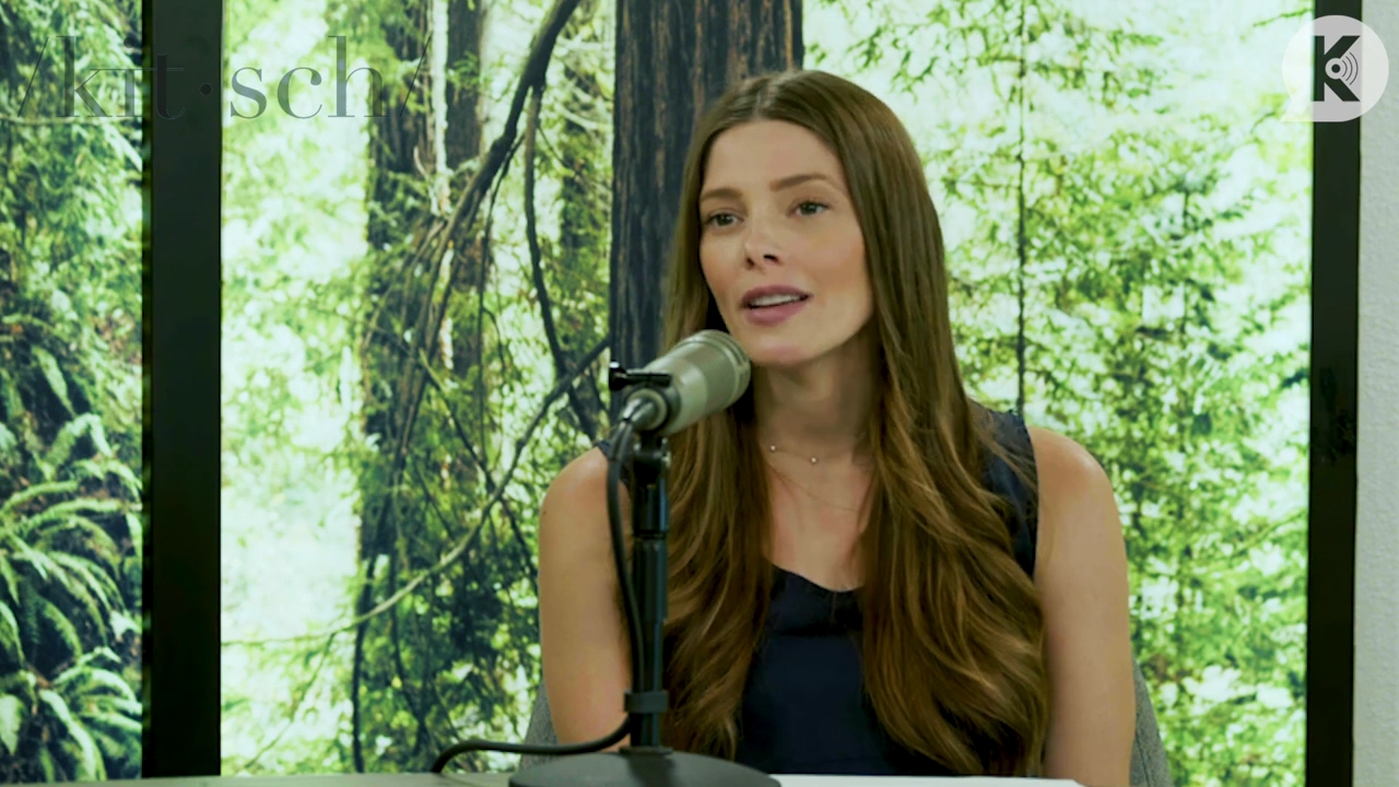 Ashley-Greene-dot-nl_TheTwilightEffect-BreakingDawnPart2-RewatchPart1of3-1166.jpg
