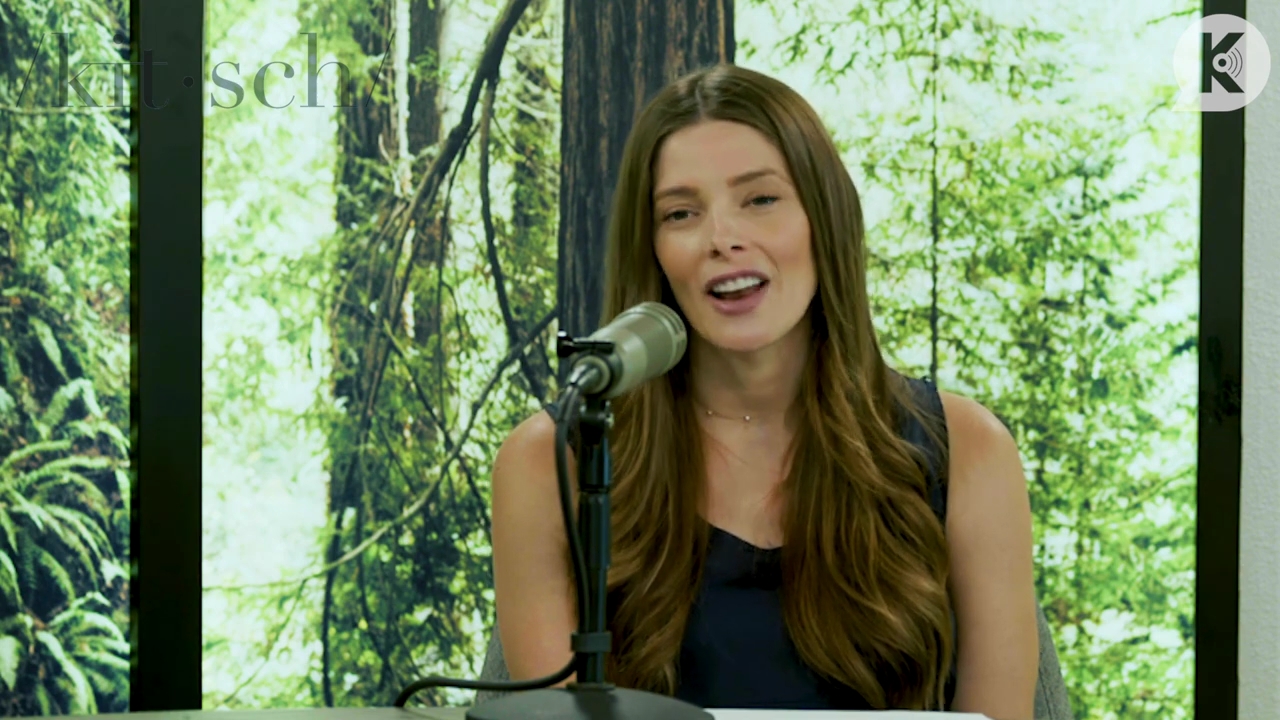 Ashley-Greene-dot-nl_TheTwilightEffect-BreakingDawnPart2-RewatchPart1of3-1170.jpg