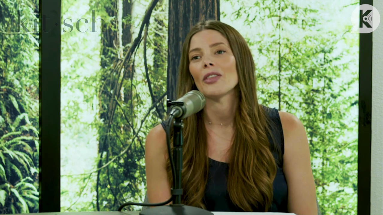 Ashley-Greene-dot-nl_TheTwilightEffect-BreakingDawnPart2-RewatchPart1of3-1223.jpg