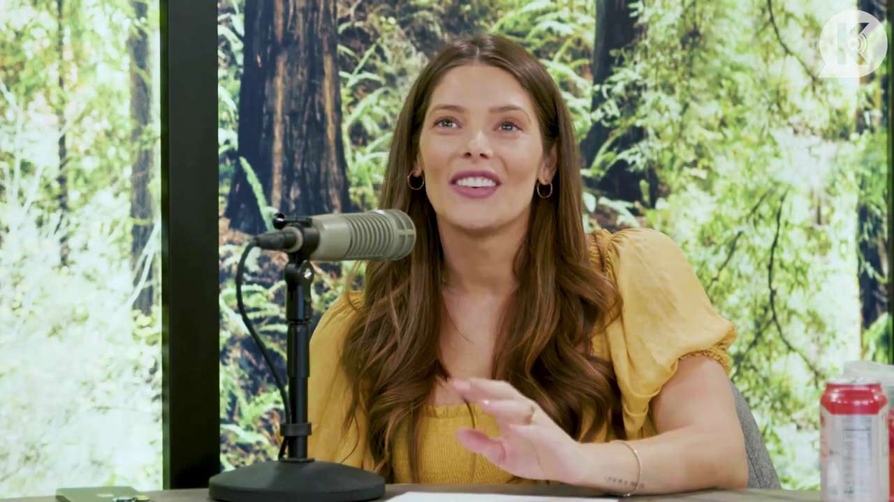 Ashley-Greene-dot-nl_TheTwilightEffect-BreakingDawnPart2-RewatchPart1of3-1252.jpg
