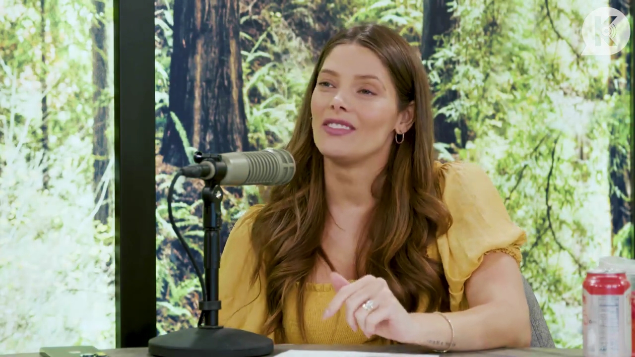 Ashley-Greene-dot-nl_TheTwilightEffect-BreakingDawnPart2-RewatchPart1of3-1253.jpg