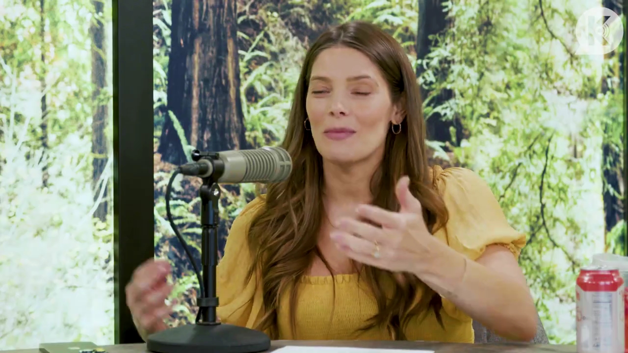 Ashley-Greene-dot-nl_TheTwilightEffect-BreakingDawnPart2-RewatchPart1of3-1254.jpg