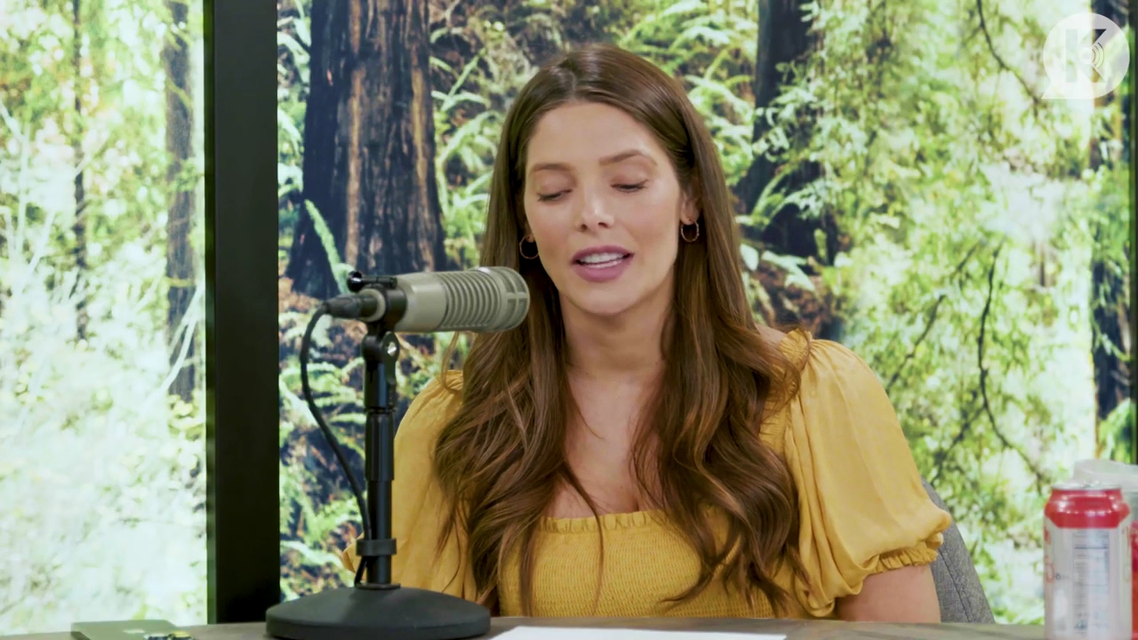 Ashley-Greene-dot-nl_TheTwilightEffect-BreakingDawnPart2-RewatchPart1of3-1258.jpg
