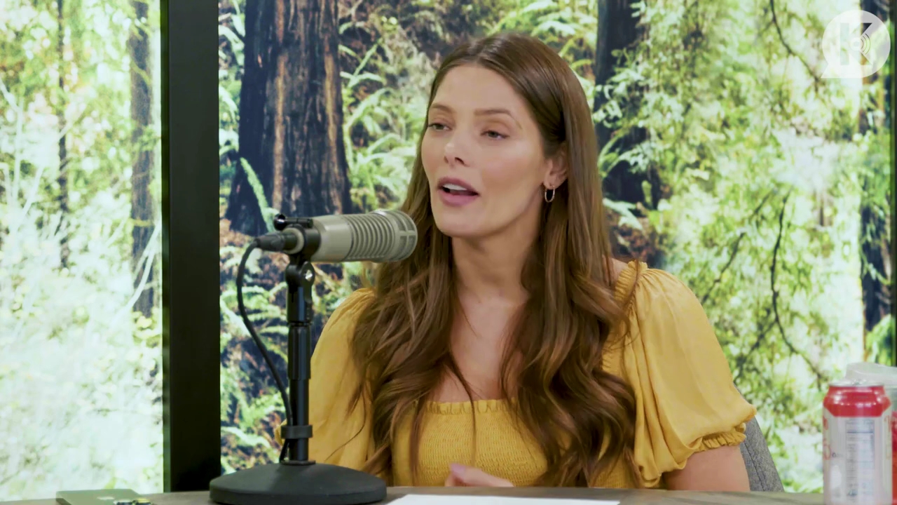 Ashley-Greene-dot-nl_TheTwilightEffect-BreakingDawnPart2-RewatchPart1of3-1259.jpg