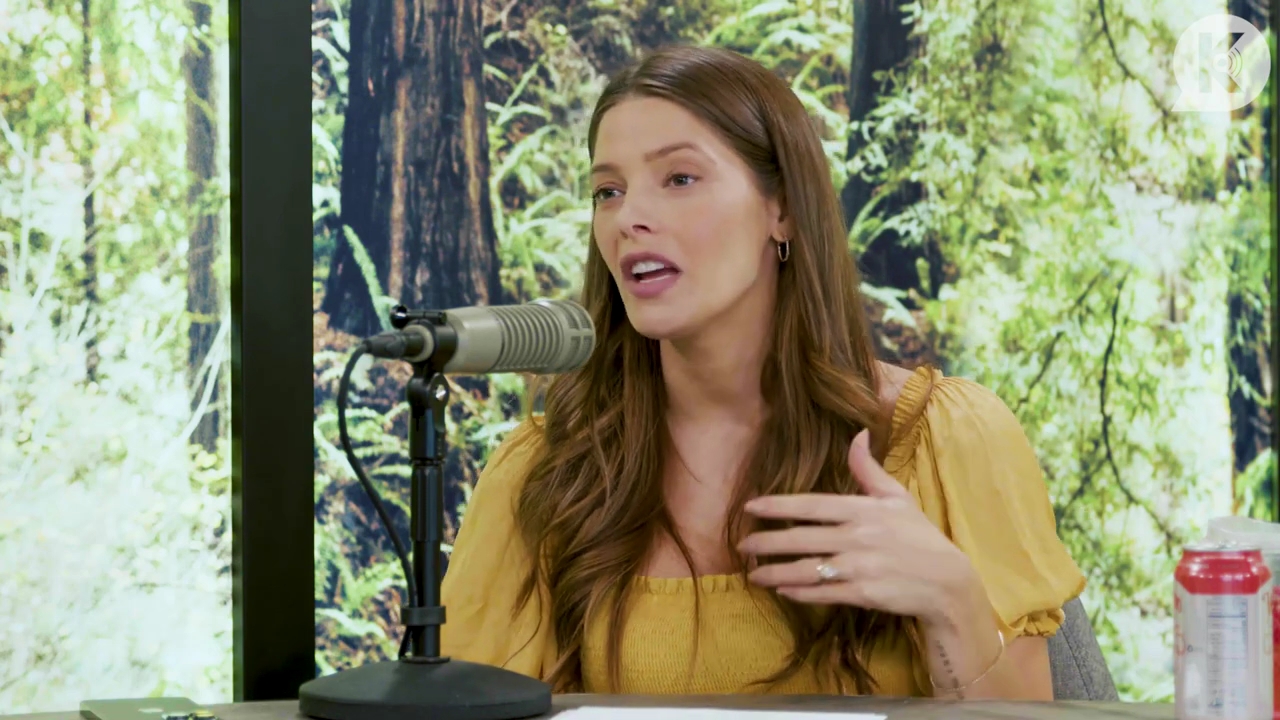 Ashley-Greene-dot-nl_TheTwilightEffect-BreakingDawnPart2-RewatchPart1of3-1267.jpg
