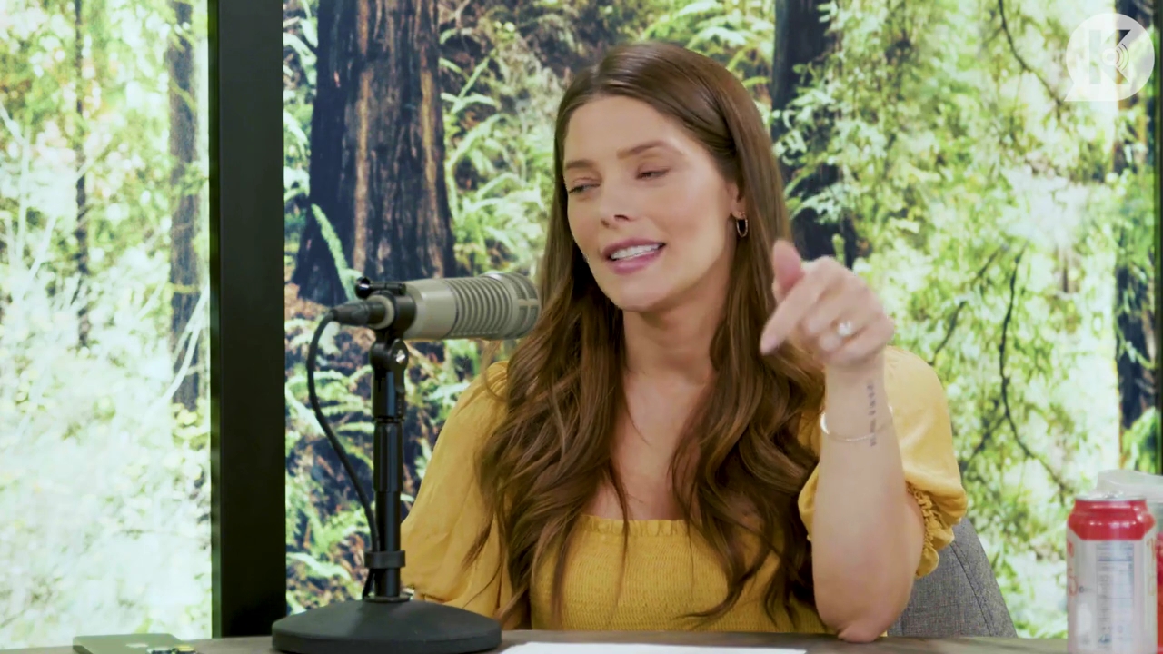 Ashley-Greene-dot-nl_TheTwilightEffect-BreakingDawnPart2-RewatchPart1of3-1304.jpg