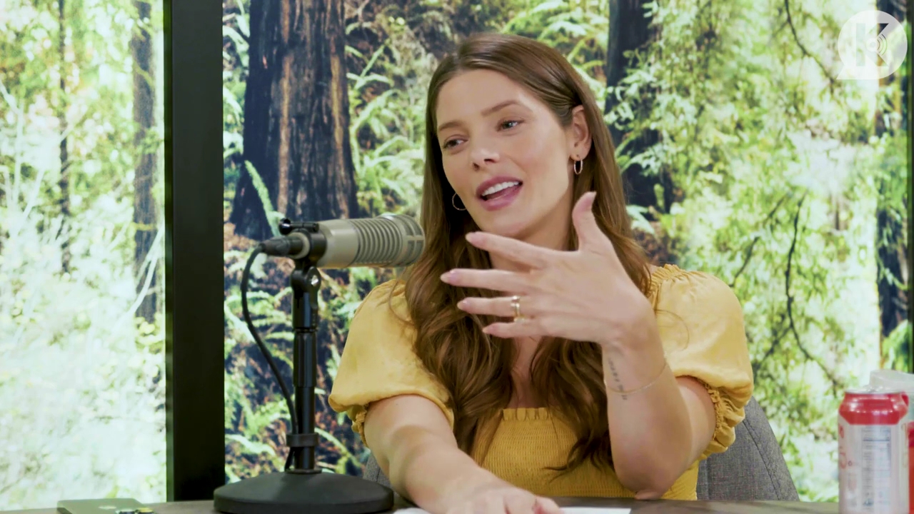 Ashley-Greene-dot-nl_TheTwilightEffect-BreakingDawnPart2-RewatchPart1of3-1452.jpg
