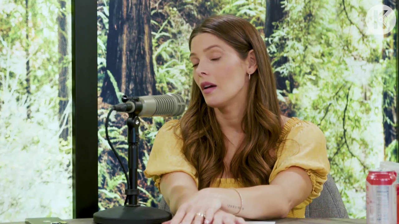 Ashley-Greene-dot-nl_TheTwilightEffect-BreakingDawnPart2-RewatchPart1of3-1463.jpg