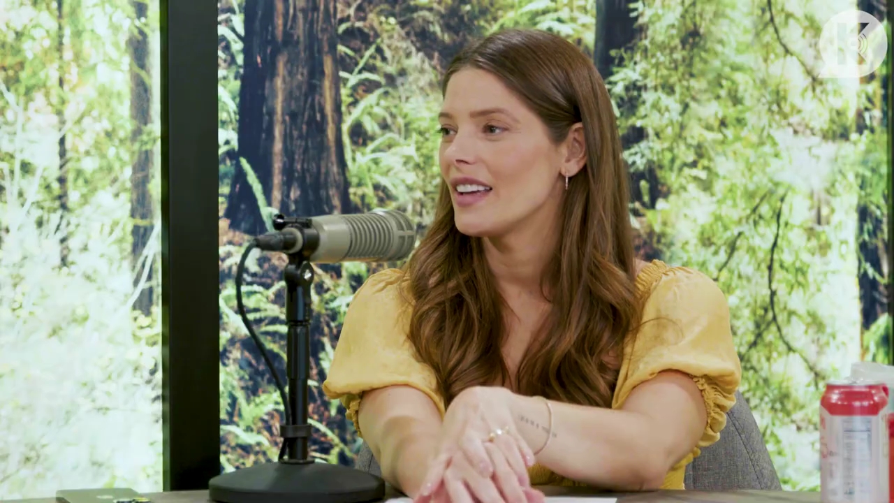 Ashley-Greene-dot-nl_TheTwilightEffect-BreakingDawnPart2-RewatchPart1of3-1475.jpg