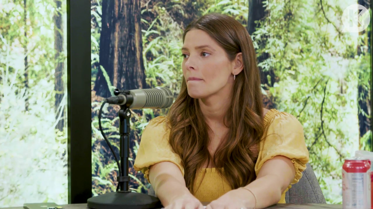 Ashley-Greene-dot-nl_TheTwilightEffect-BreakingDawnPart2-RewatchPart1of3-1502.jpg