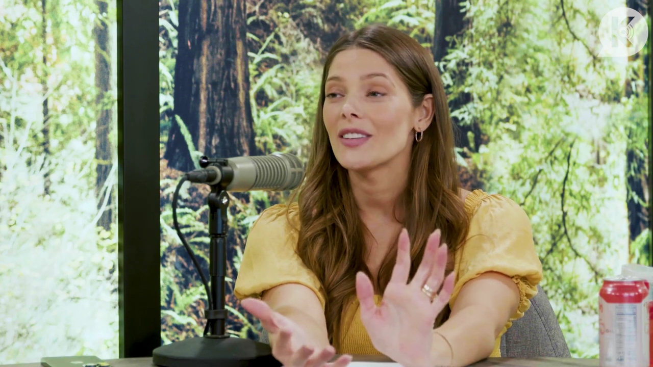 Ashley-Greene-dot-nl_TheTwilightEffect-BreakingDawnPart2-RewatchPart1of3-1520.jpg