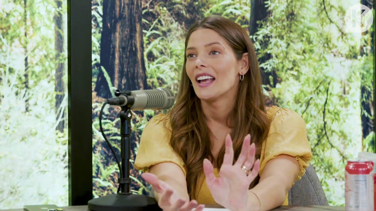 Ashley-Greene-dot-nl_TheTwilightEffect-BreakingDawnPart2-RewatchPart1of3-1521.jpg