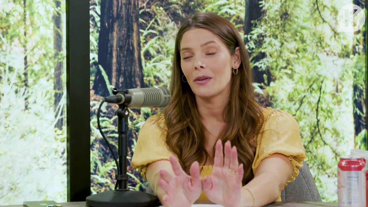 Ashley-Greene-dot-nl_TheTwilightEffect-BreakingDawnPart2-RewatchPart1of3-1524.jpg