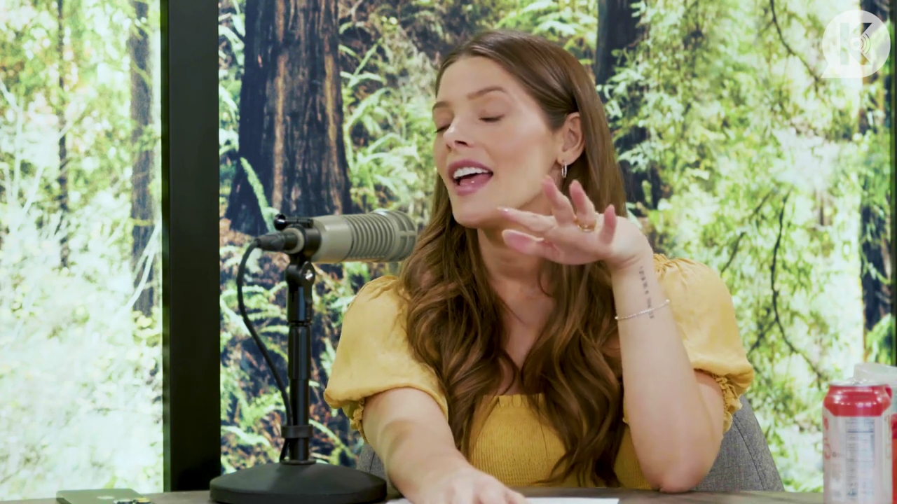 Ashley-Greene-dot-nl_TheTwilightEffect-BreakingDawnPart2-RewatchPart1of3-1532.jpg