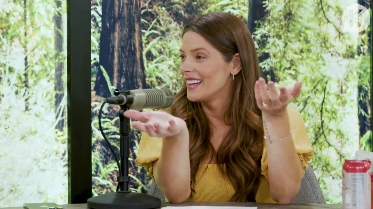 Ashley-Greene-dot-nl_TheTwilightEffect-BreakingDawnPart2-RewatchPart1of3-1540.jpg