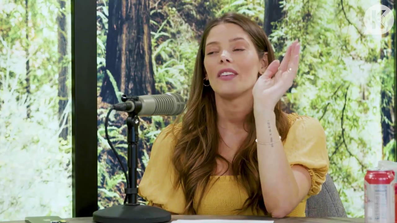 Ashley-Greene-dot-nl_TheTwilightEffect-BreakingDawnPart2-RewatchPart1of3-1560.jpg