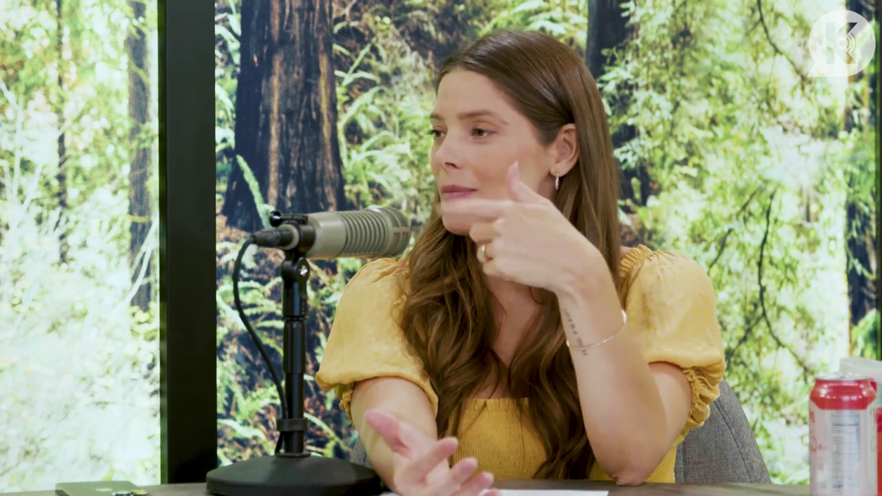 Ashley-Greene-dot-nl_TheTwilightEffect-BreakingDawnPart2-RewatchPart1of3-1611.jpg