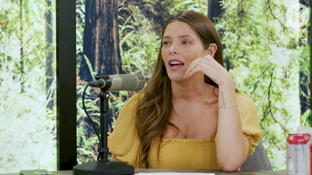Ashley-Greene-dot-nl_TheTwilightEffect-BreakingDawnPart2-RewatchPart1of3-1634.jpg