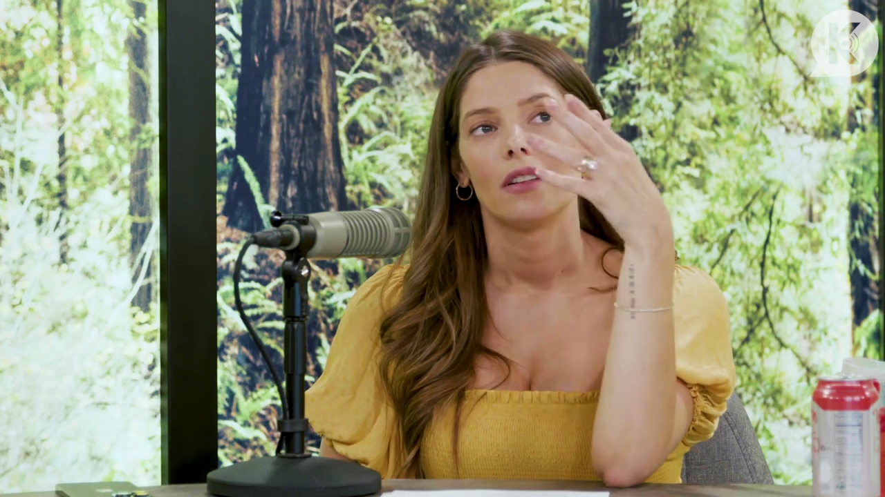 Ashley-Greene-dot-nl_TheTwilightEffect-BreakingDawnPart2-RewatchPart1of3-1647.jpg