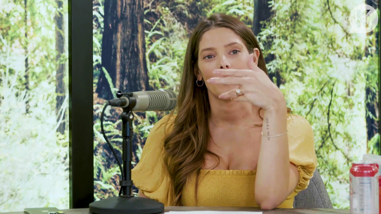 Ashley-Greene-dot-nl_TheTwilightEffect-BreakingDawnPart2-RewatchPart1of3-1648.jpg
