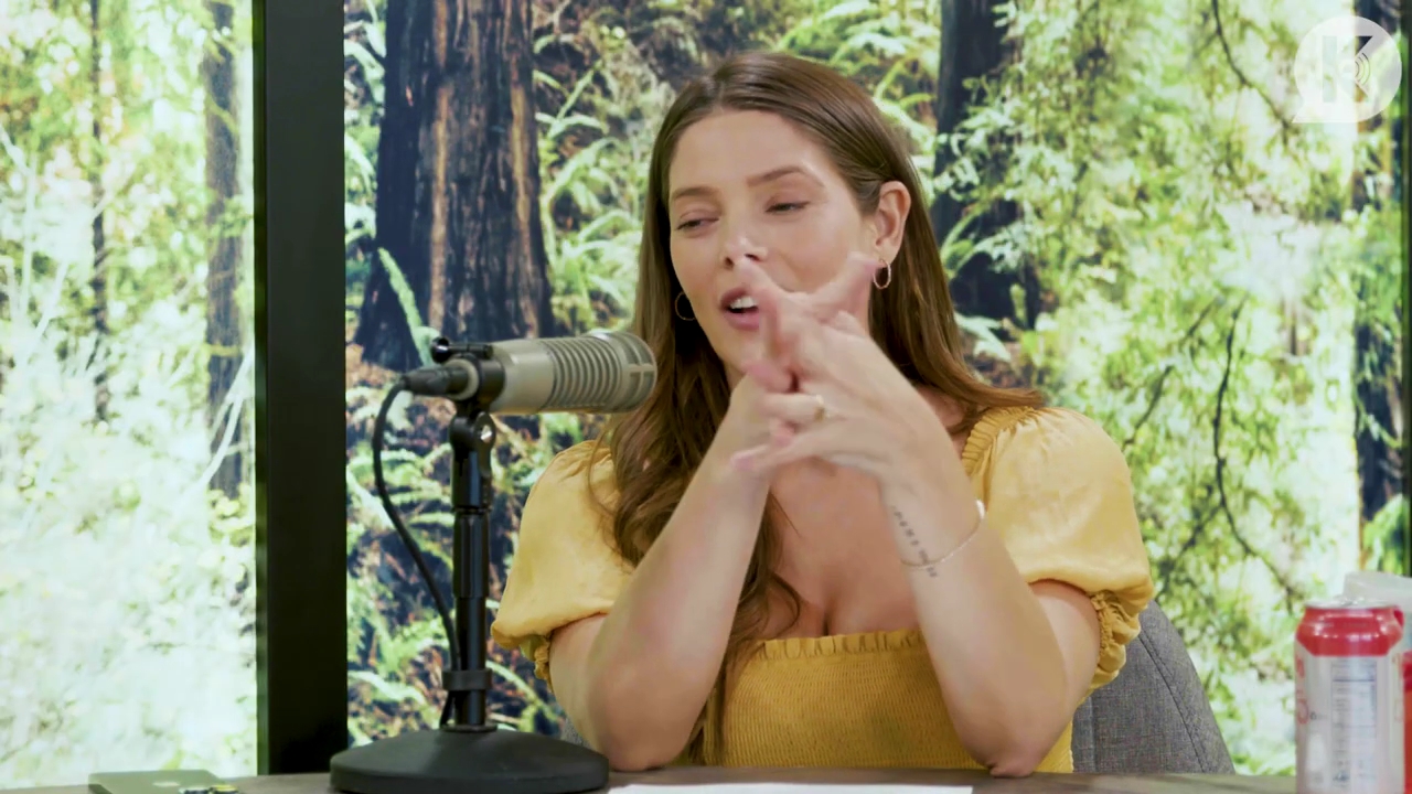 Ashley-Greene-dot-nl_TheTwilightEffect-BreakingDawnPart2-RewatchPart1of3-1659.jpg