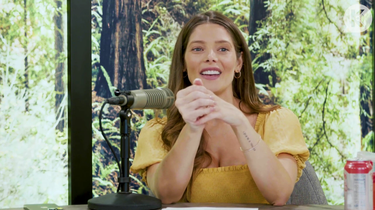 Ashley-Greene-dot-nl_TheTwilightEffect-BreakingDawnPart2-RewatchPart1of3-1667.jpg