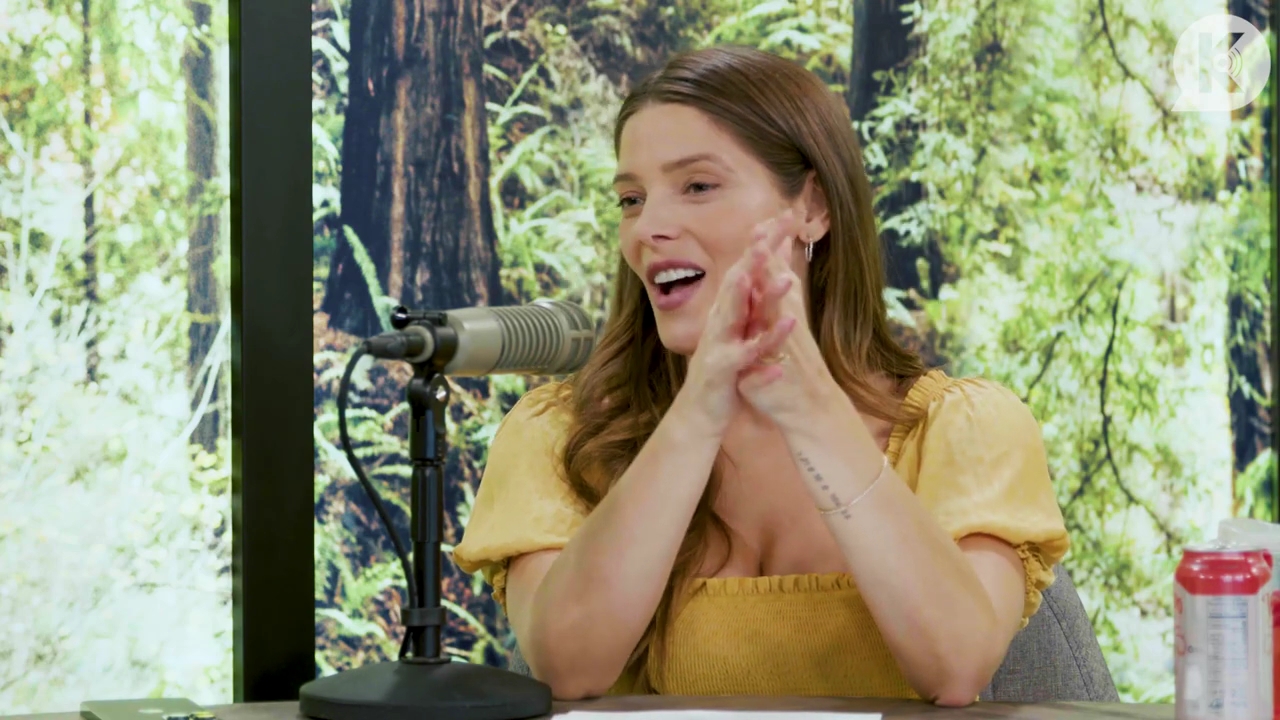 Ashley-Greene-dot-nl_TheTwilightEffect-BreakingDawnPart2-RewatchPart1of3-1672.jpg