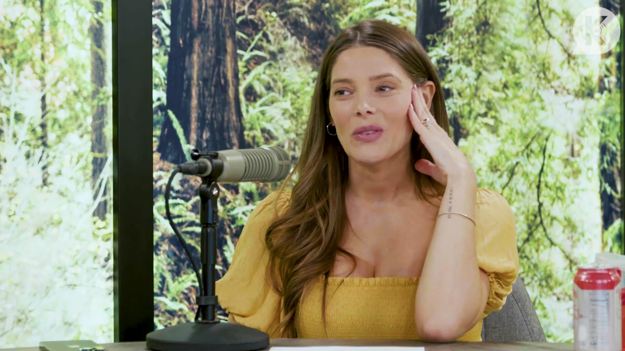 Ashley-Greene-dot-nl_TheTwilightEffect-BreakingDawnPart2-RewatchPart1of3-1695.jpg