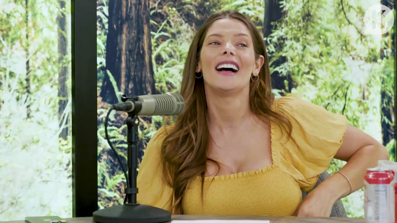 Ashley-Greene-dot-nl_TheTwilightEffect-BreakingDawnPart2-RewatchPart1of3-1705.jpg