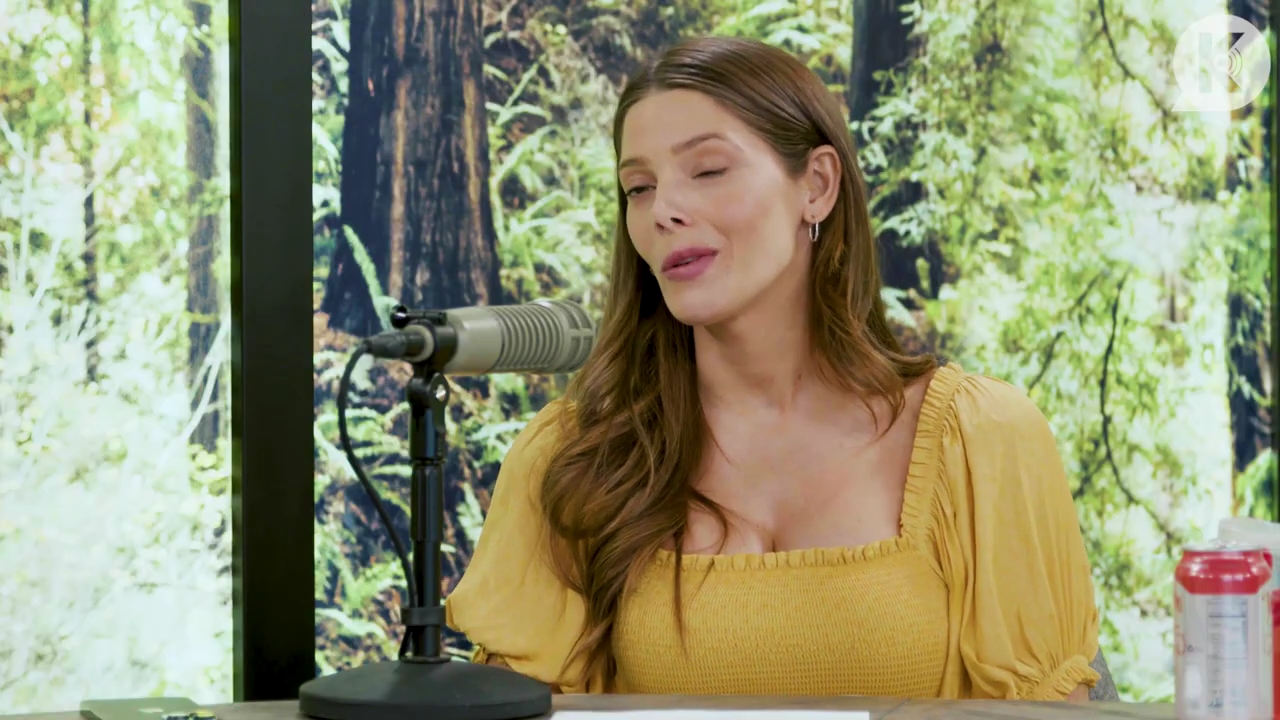 Ashley-Greene-dot-nl_TheTwilightEffect-BreakingDawnPart2-RewatchPart1of3-1717.jpg