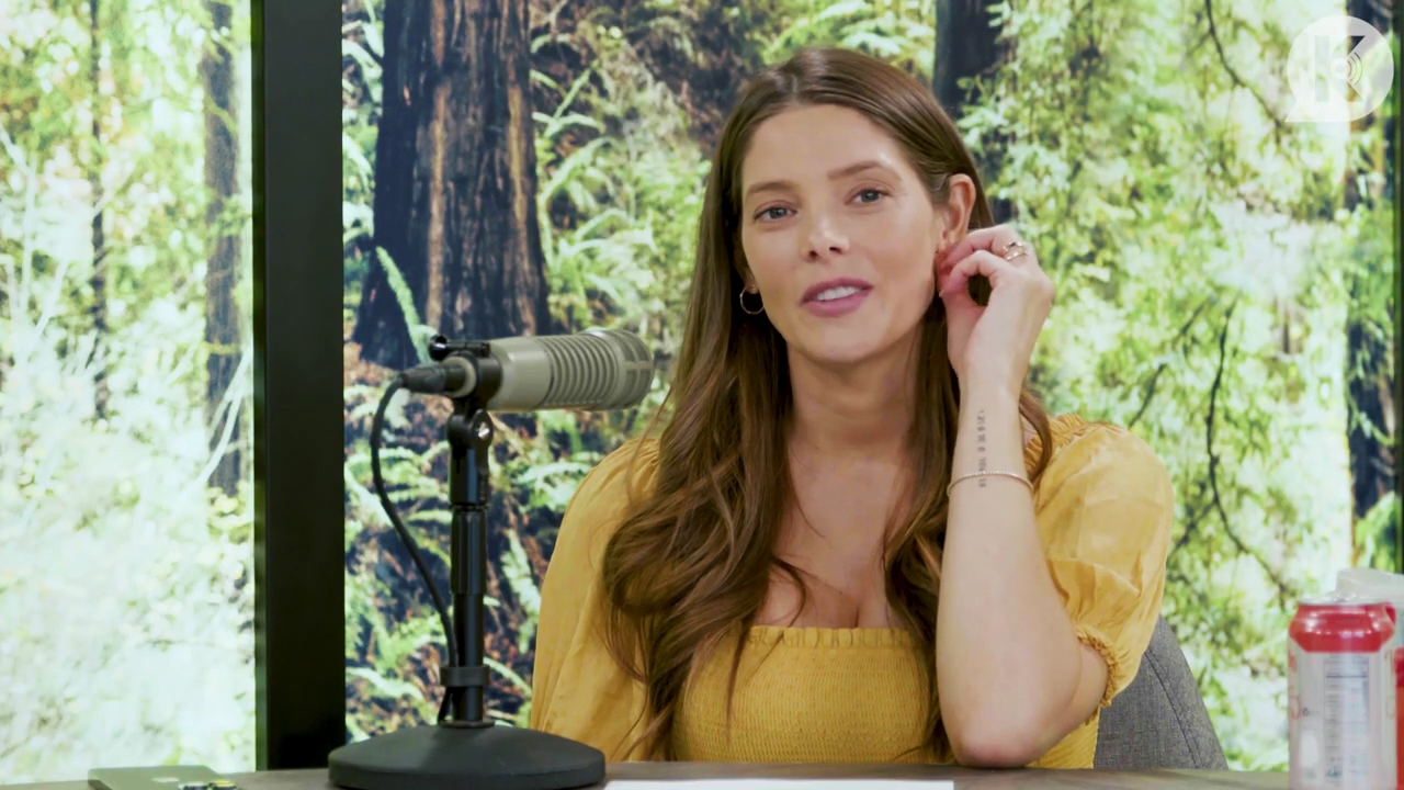 Ashley-Greene-dot-nl_TheTwilightEffect-BreakingDawnPart2-RewatchPart1of3-1752.jpg