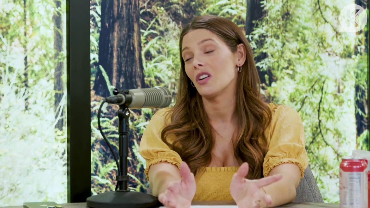 Ashley-Greene-dot-nl_TheTwilightEffect-BreakingDawnPart2-RewatchPart1of3-1761.jpg