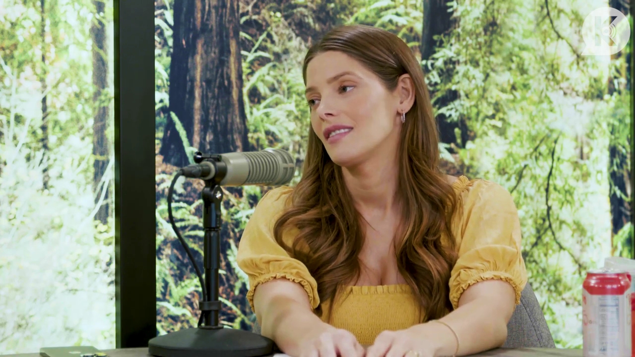 Ashley-Greene-dot-nl_TheTwilightEffect-BreakingDawnPart2-RewatchPart1of3-1762.jpg