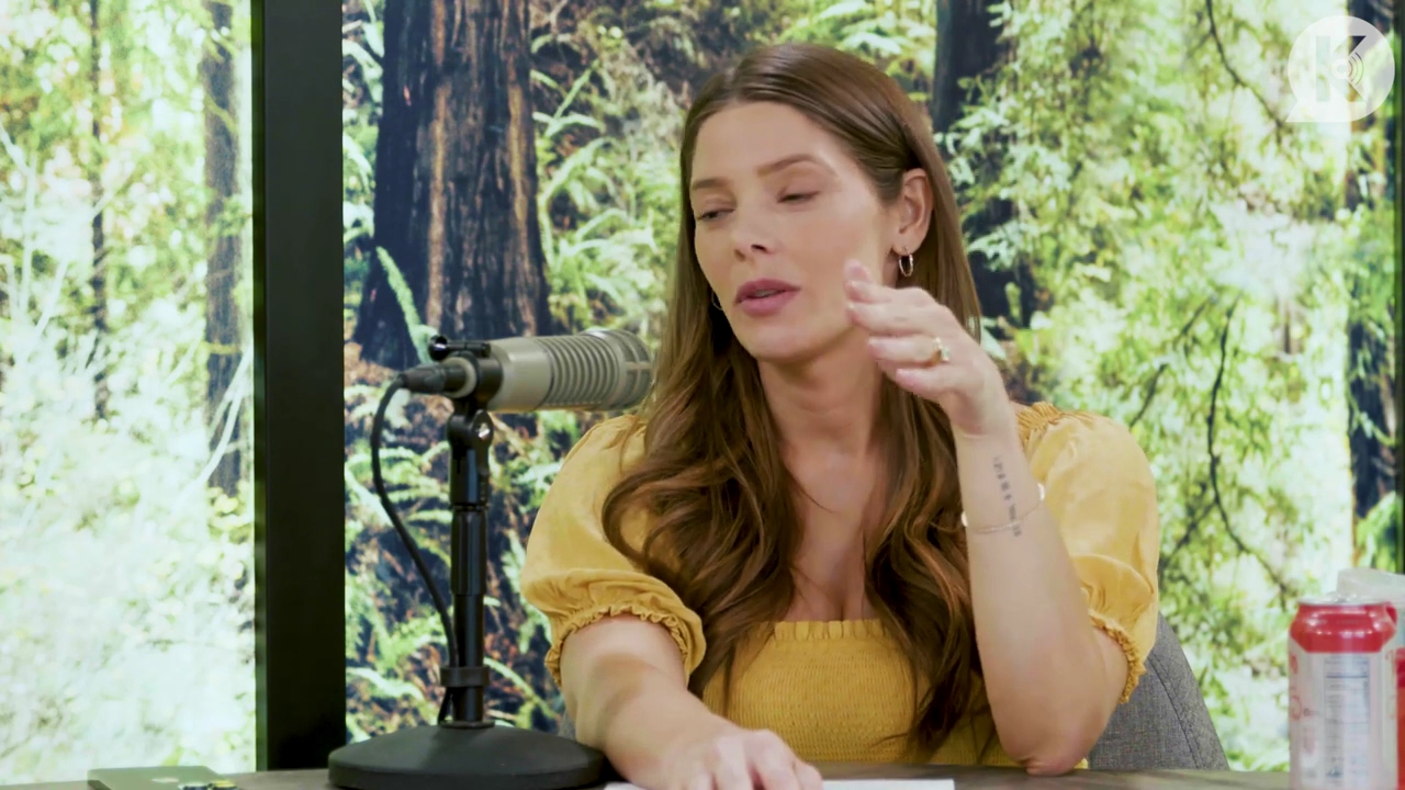 Ashley-Greene-dot-nl_TheTwilightEffect-BreakingDawnPart2-RewatchPart1of3-1772.jpg
