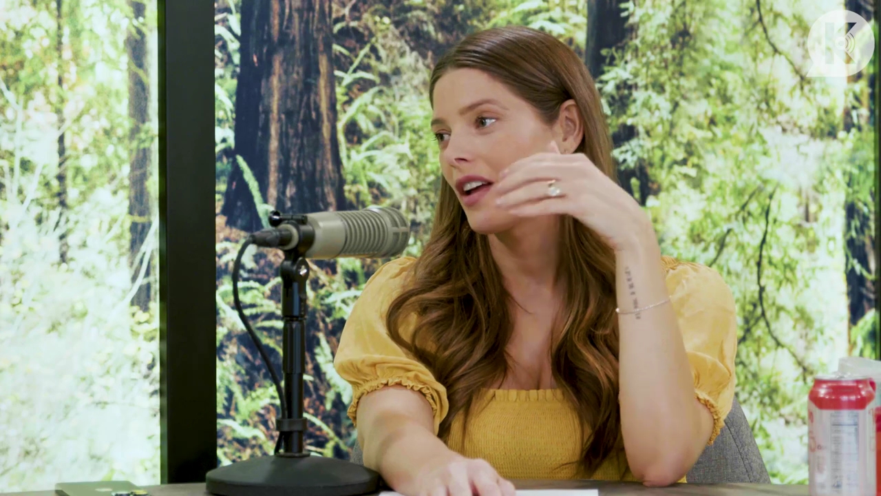 Ashley-Greene-dot-nl_TheTwilightEffect-BreakingDawnPart2-RewatchPart1of3-1773.jpg