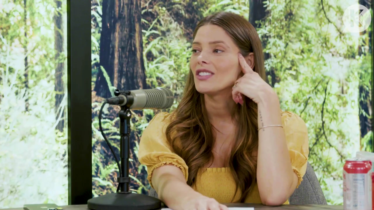 Ashley-Greene-dot-nl_TheTwilightEffect-BreakingDawnPart2-RewatchPart1of3-1813.jpg