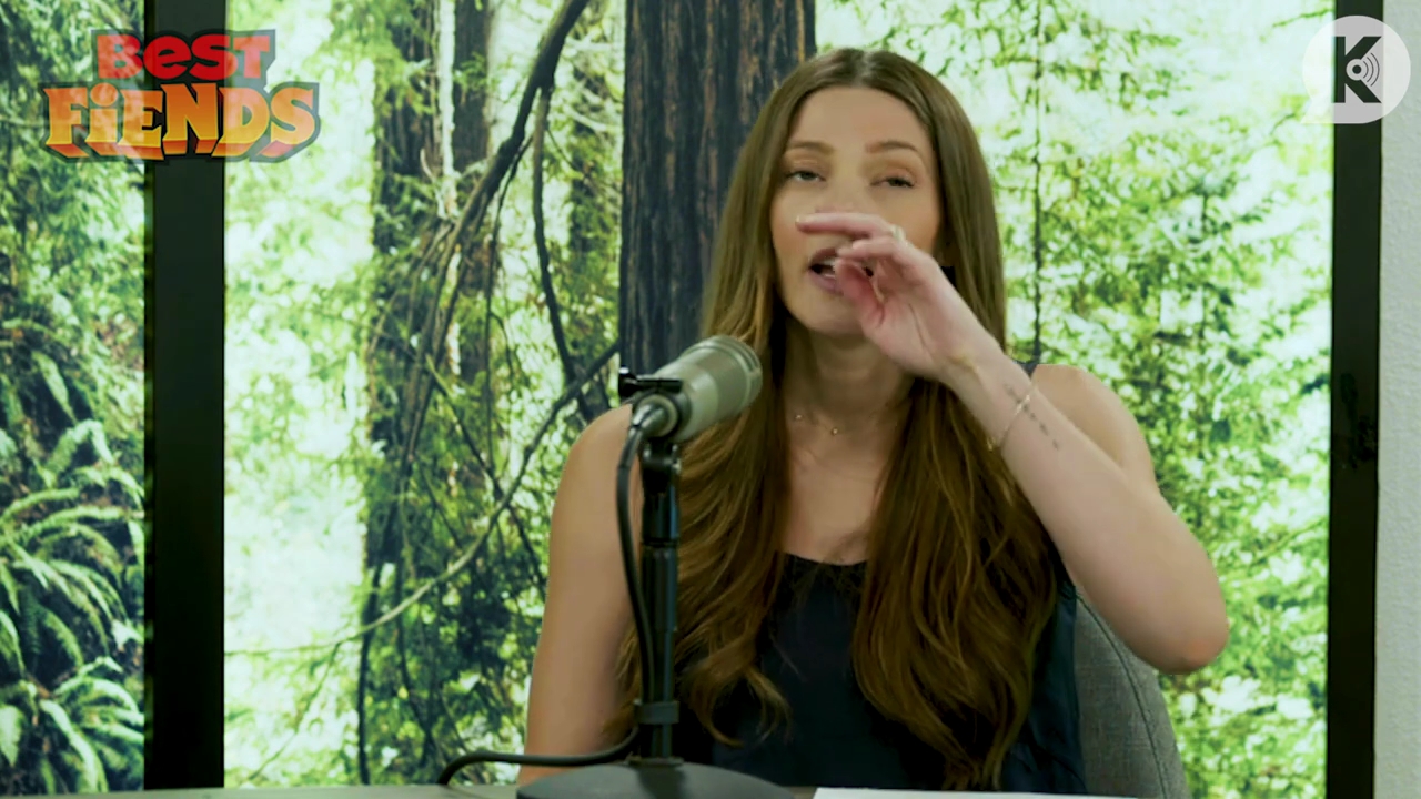 Ashley-Greene-dot-nl_TheTwilightEffect-BreakingDawnPart2-RewatchPart1of3-1932.jpg