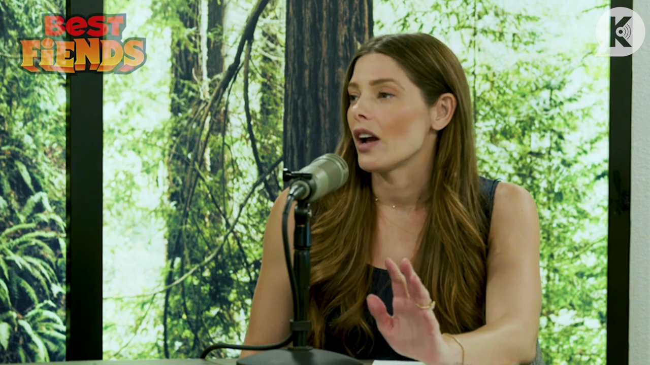 Ashley-Greene-dot-nl_TheTwilightEffect-BreakingDawnPart2-RewatchPart1of3-1935.jpg