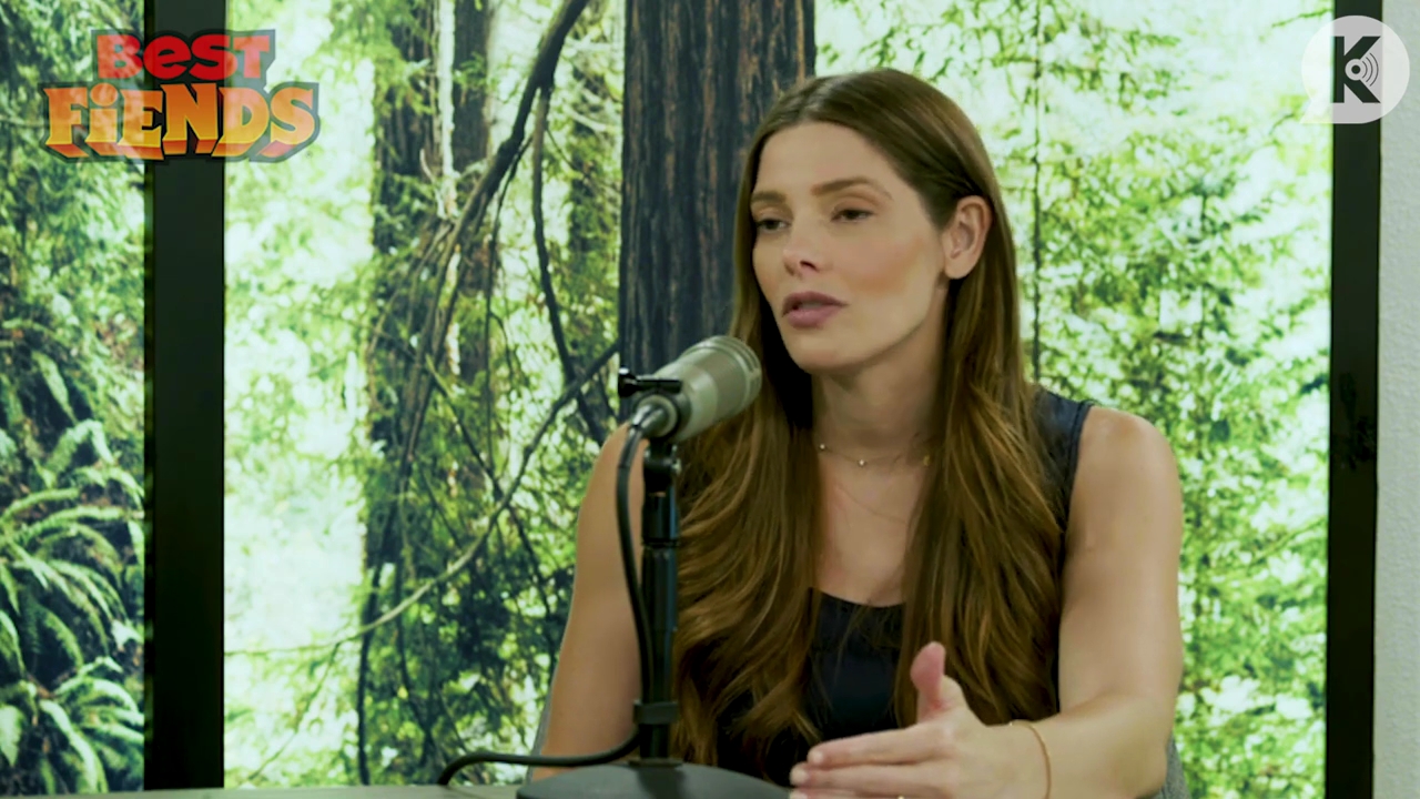 Ashley-Greene-dot-nl_TheTwilightEffect-BreakingDawnPart2-RewatchPart1of3-1941.jpg