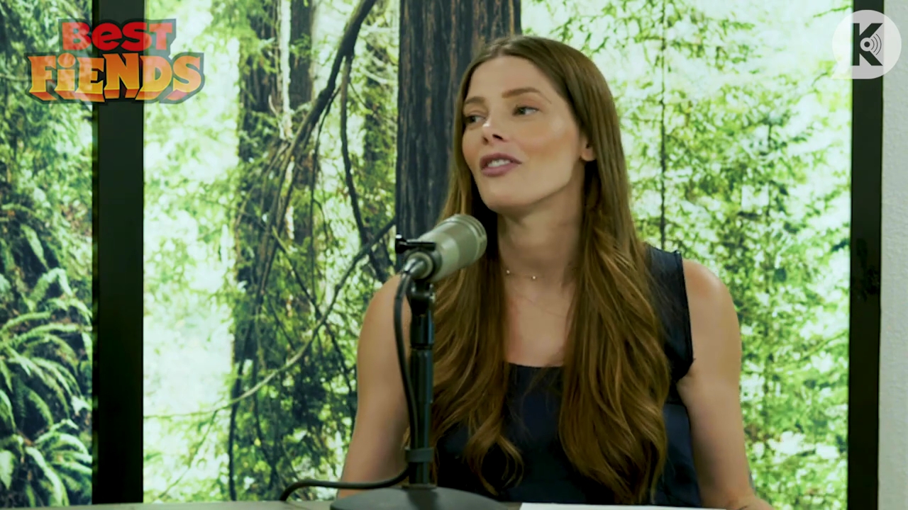 Ashley-Greene-dot-nl_TheTwilightEffect-BreakingDawnPart2-RewatchPart1of3-1947.jpg