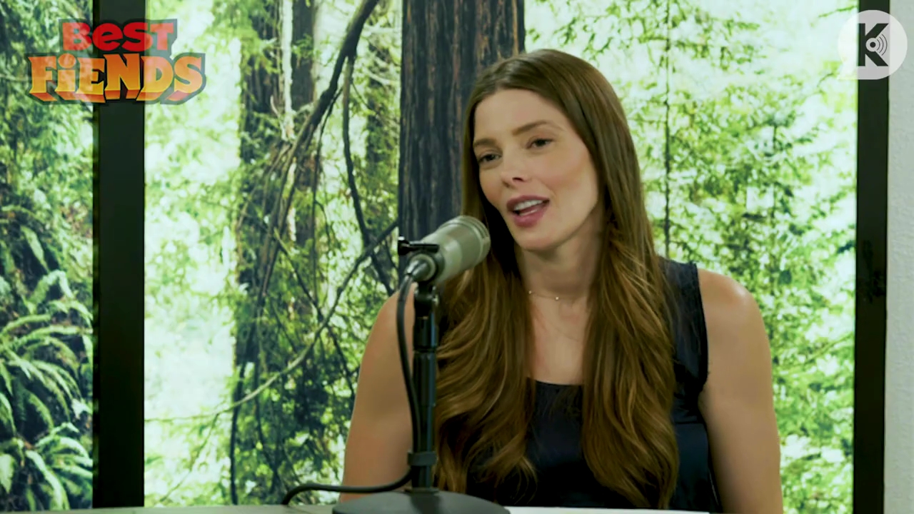 Ashley-Greene-dot-nl_TheTwilightEffect-BreakingDawnPart2-RewatchPart1of3-2020.jpg
