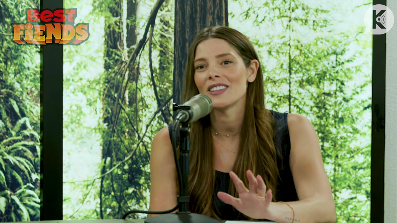 Ashley-Greene-dot-nl_TheTwilightEffect-BreakingDawnPart2-RewatchPart1of3-2040.jpg